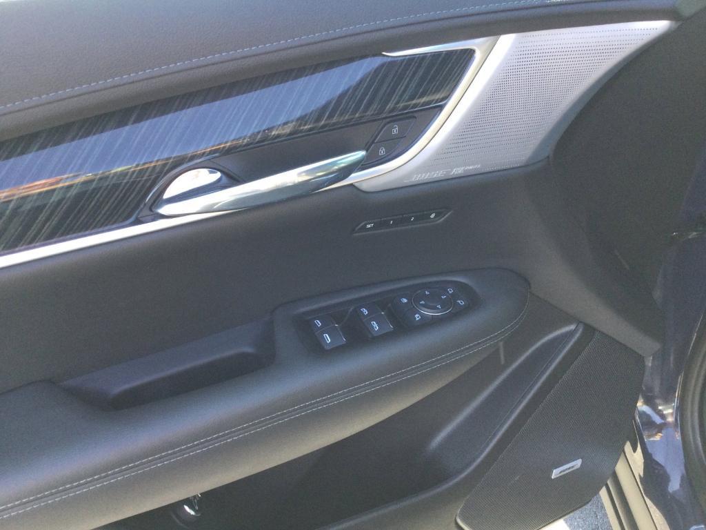 used 2025 Cadillac XT6 car, priced at $44,995