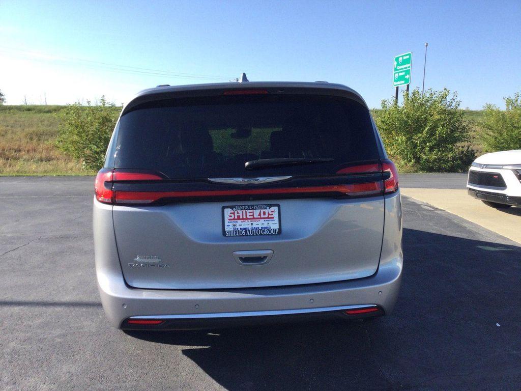 used 2021 Chrysler Pacifica car, priced at $14,995