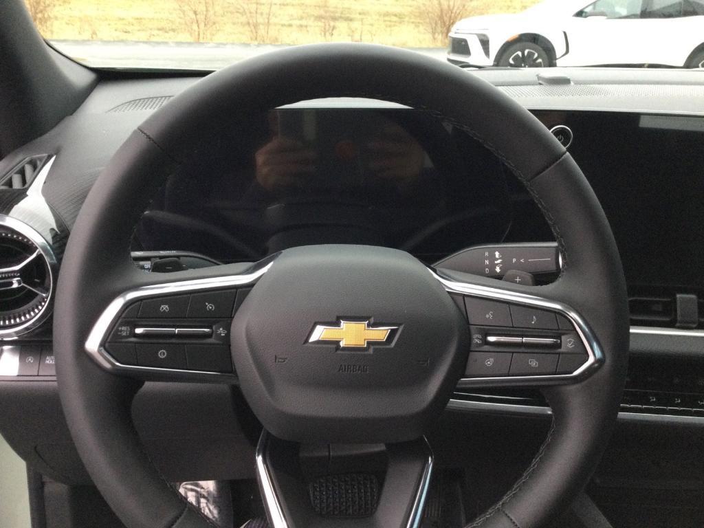 new 2026 Chevrolet Equinox car, priced at $32,545