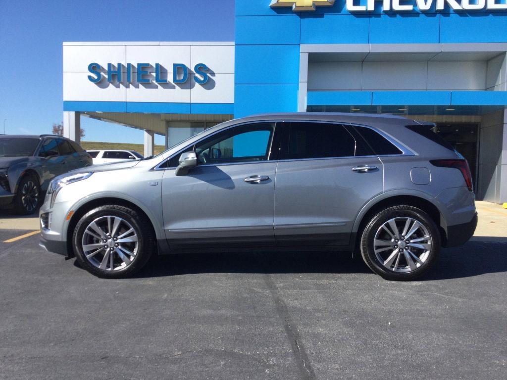 used 2025 Cadillac XT5 car, priced at $43,995