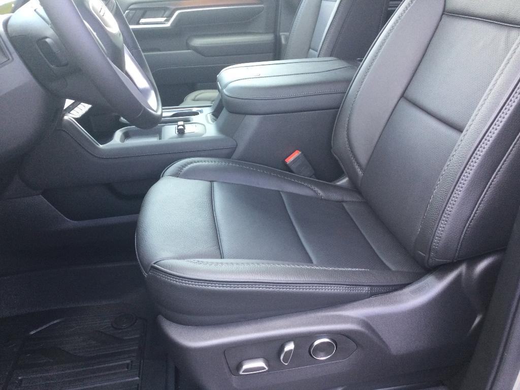 new 2025 GMC Sierra 2500 car, priced at $70,800