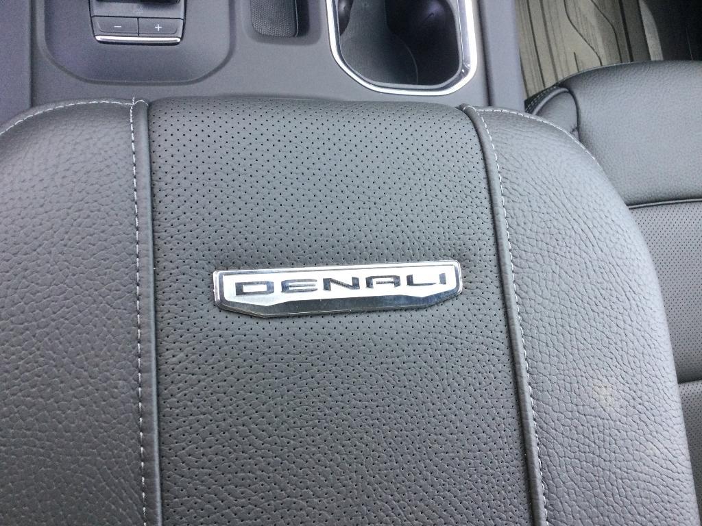 new 2025 GMC Sierra 2500 car, priced at $70,800