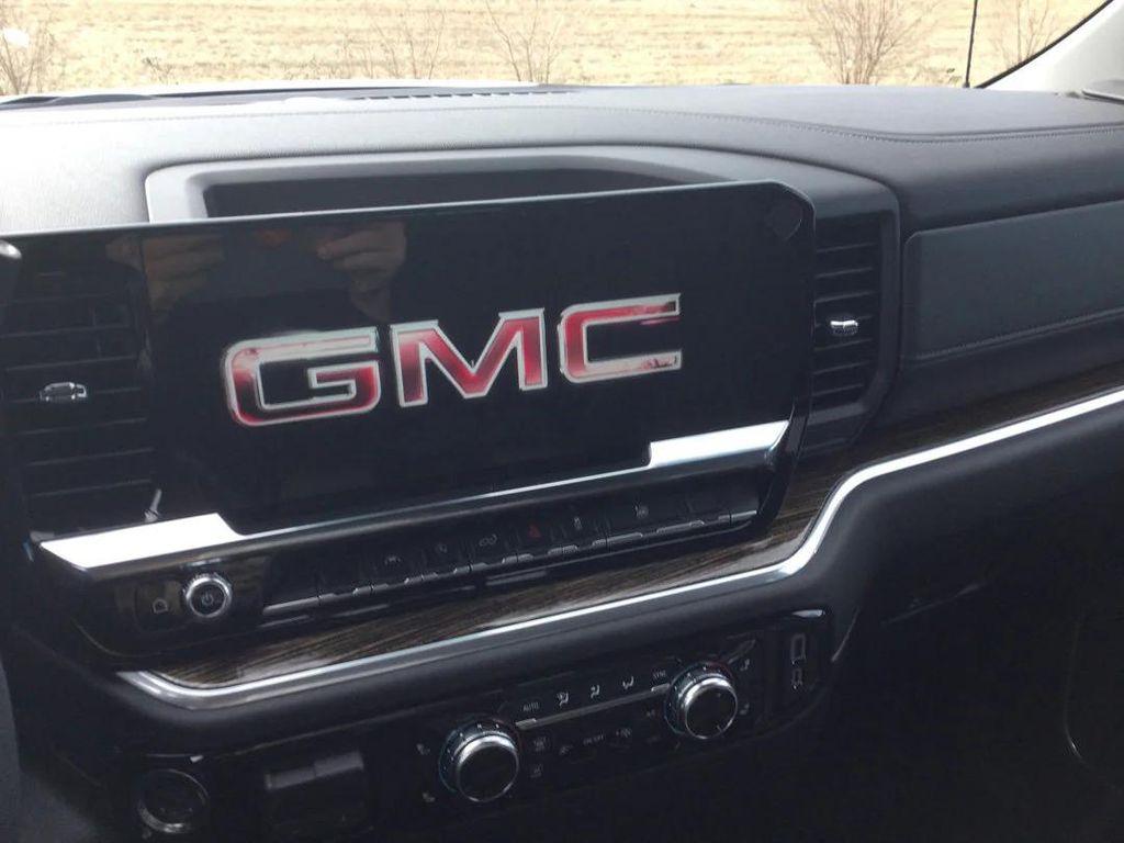 new 2025 GMC Sierra 1500 car, priced at $51,600