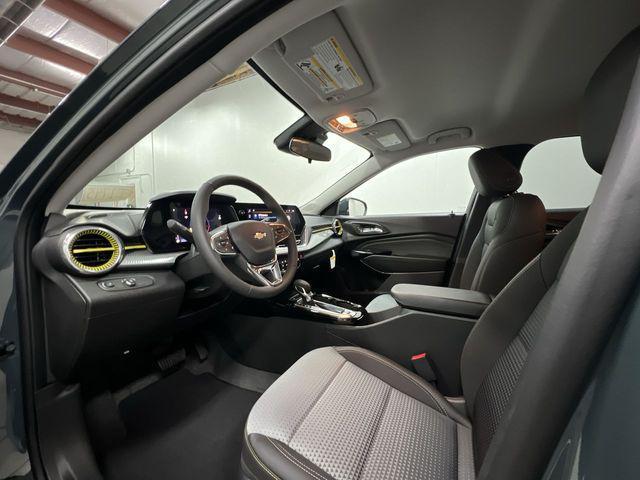 new 2025 Chevrolet Trax car