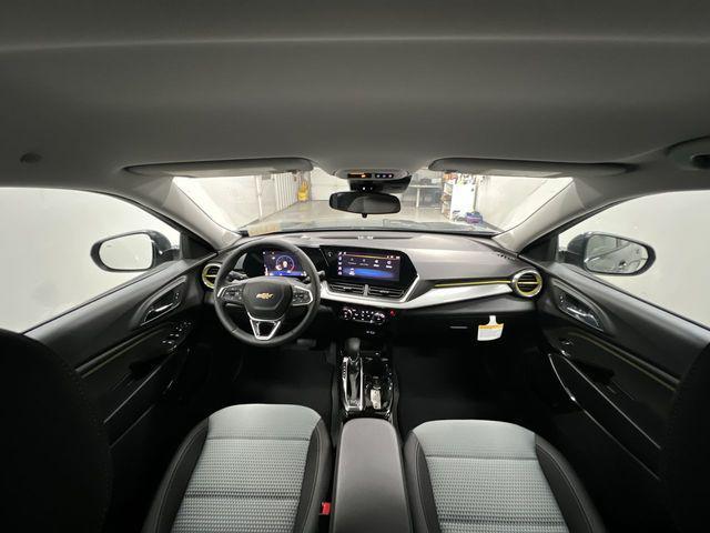 new 2025 Chevrolet Trax car