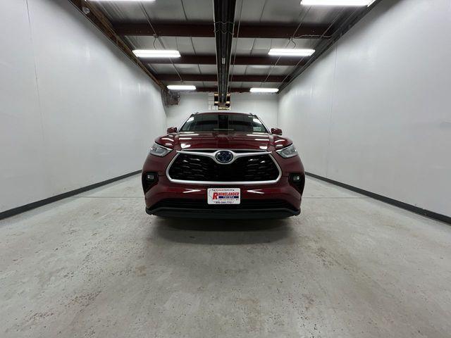used 2020 Toyota Highlander Hybrid car, priced at $26,490