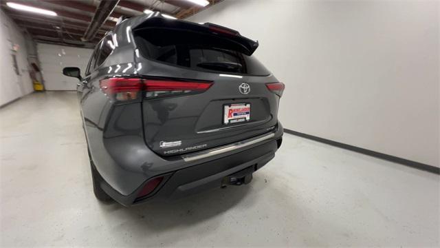 used 2022 Toyota Highlander car, priced at $37,990