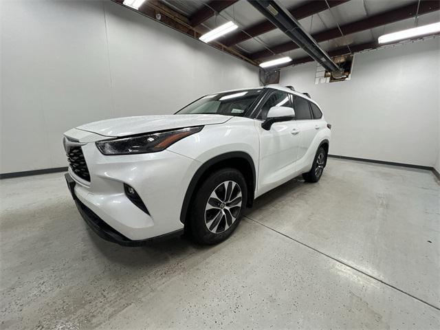 used 2022 Toyota Highlander car, priced at $38,990