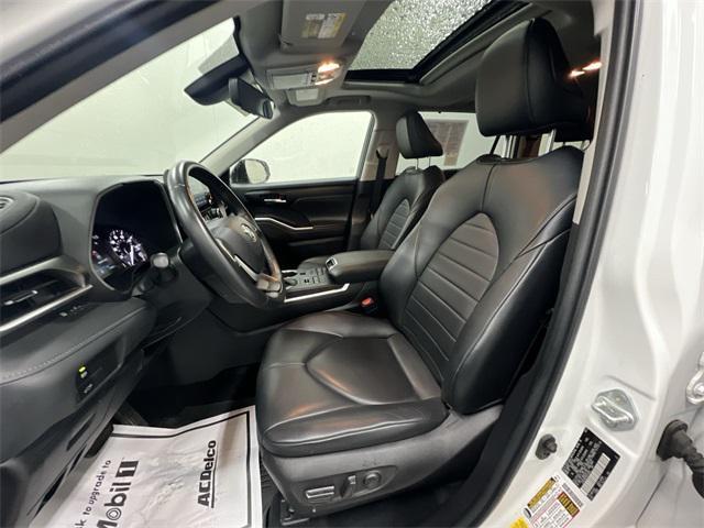 used 2022 Toyota Highlander car, priced at $38,990