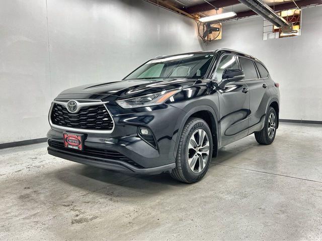 used 2021 Toyota Highlander car, priced at $31,990
