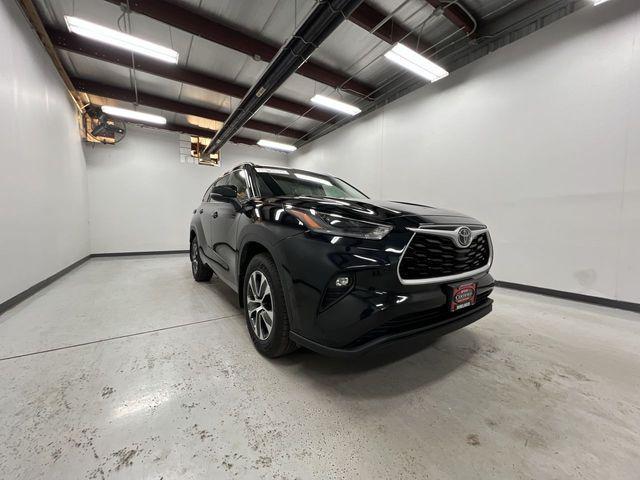 used 2021 Toyota Highlander car, priced at $31,990