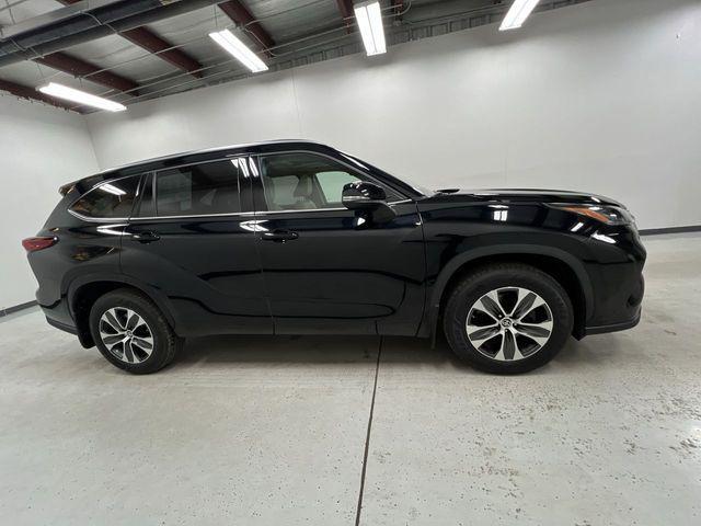 used 2021 Toyota Highlander car, priced at $31,990