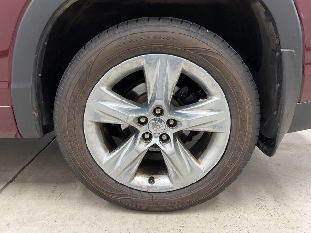 used 2014 Toyota Highlander car, priced at $15,890