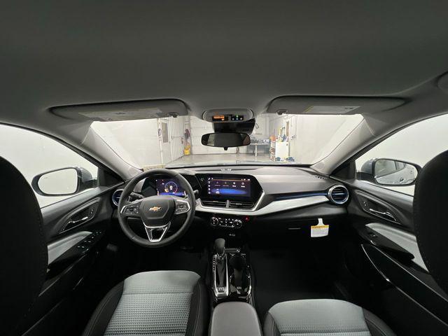 new 2025 Chevrolet Trax car, priced at $25,303