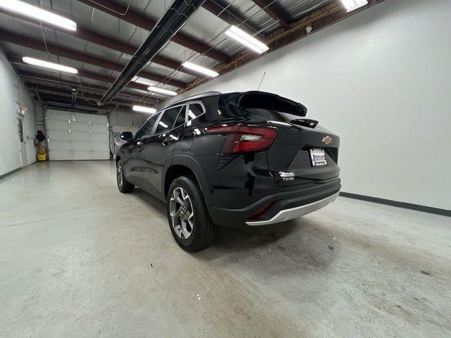 new 2025 Chevrolet Trax car