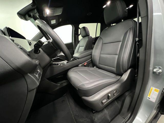 used 2025 Chevrolet Traverse car, priced at $41,990