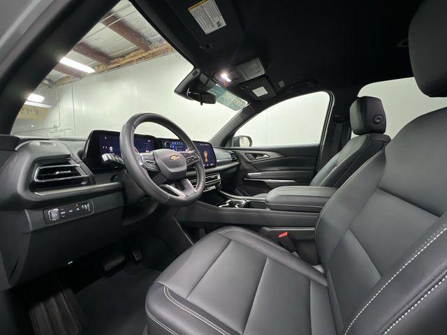 used 2025 Chevrolet Traverse car, priced at $41,990