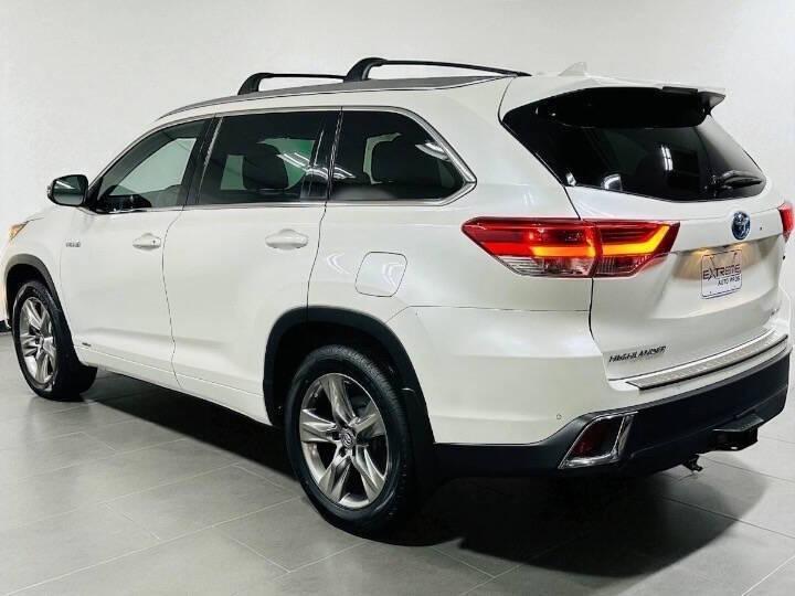 used 2017 Toyota Highlander Hybrid car, priced at $28,218