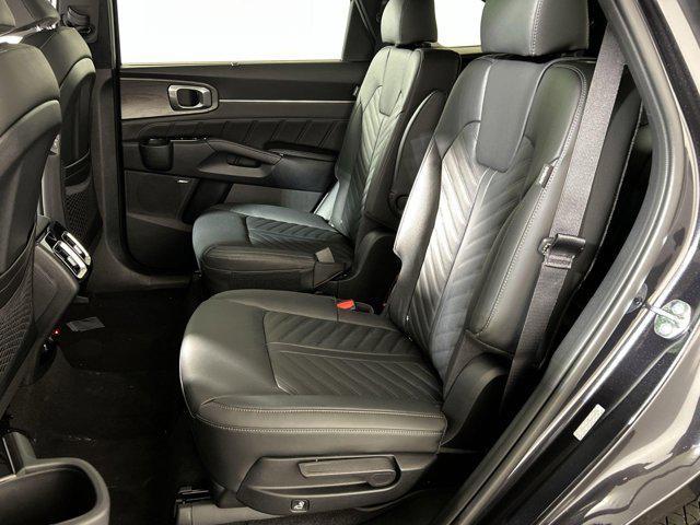 new 2025 Kia Sorento car, priced at $43,723