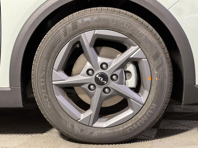 new 2025 Kia K4 car, priced at $21,011