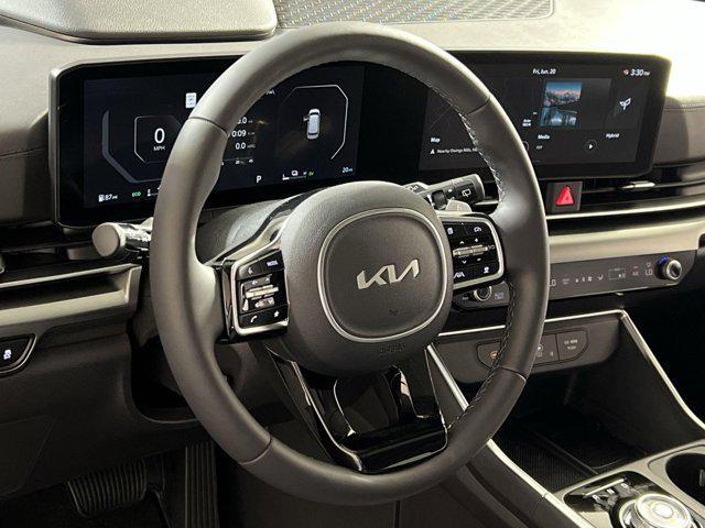 new 2025 Kia Carnival Hybrid car, priced at $53,095