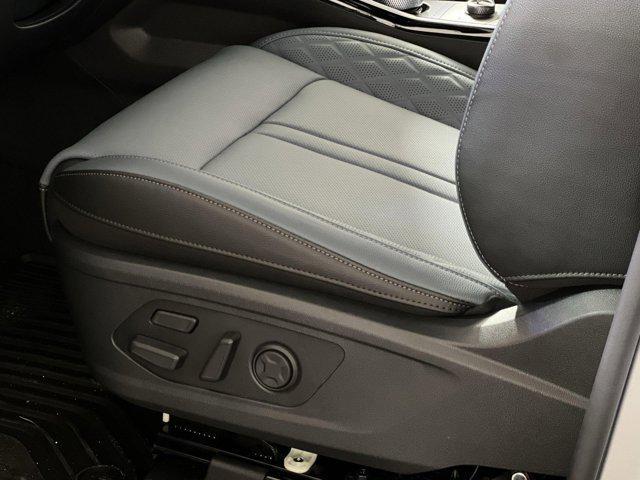 new 2025 Kia Sorento Hybrid car, priced at $45,670