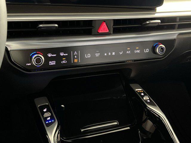 new 2025 Kia Sorento Hybrid car, priced at $45,670