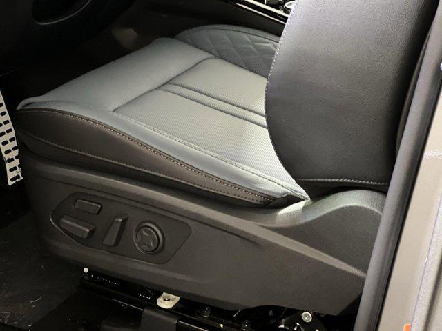 new 2025 Kia Sorento Plug-In Hybrid car, priced at $53,647