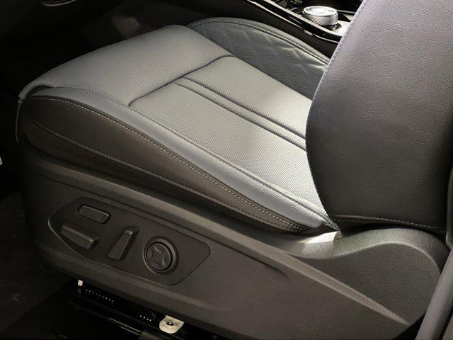 new 2025 Kia Sorento Plug-In Hybrid car, priced at $49,635