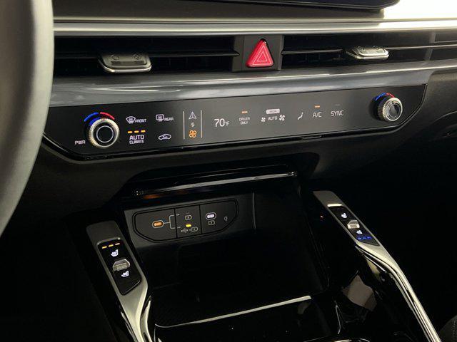 new 2025 Kia Sorento Plug-In Hybrid car, priced at $49,635