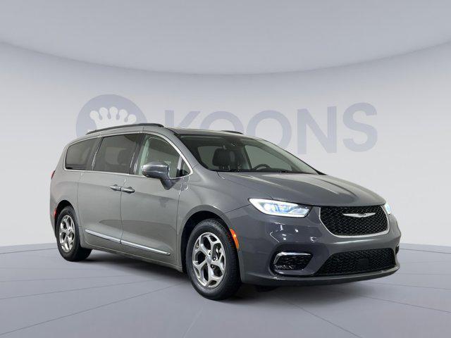 used 2022 Chrysler Pacifica car, priced at $25,000