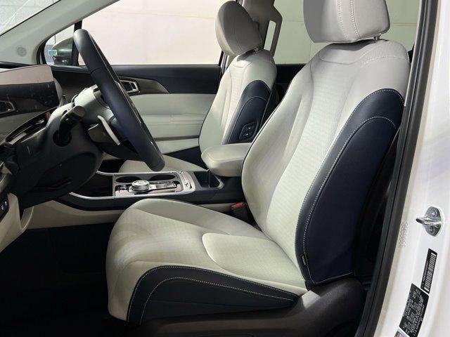 new 2026 Kia Carnival Hybrid car, priced at $52,061