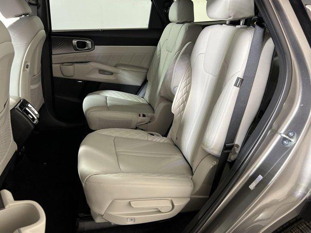 new 2025 Kia Sorento Hybrid car, priced at $45,393
