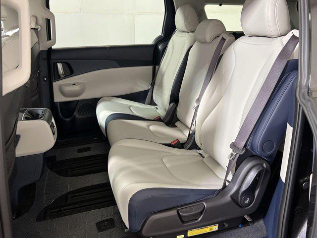 new 2025 Kia Carnival Hybrid car, priced at $48,600