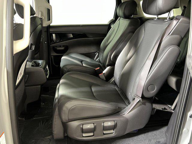 new 2025 Kia Carnival car, priced at $50,391