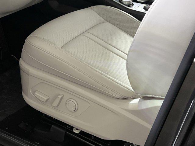new 2025 Kia Sorento Hybrid car, priced at $39,987