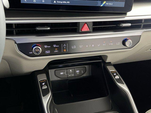 new 2025 Kia Sorento Hybrid car, priced at $39,987