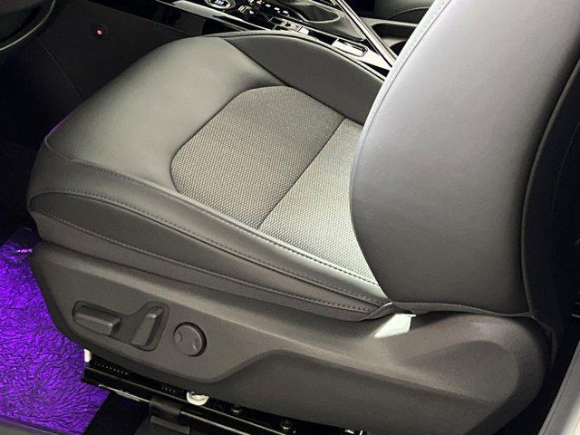 new 2025 Kia Niro car, priced at $31,704