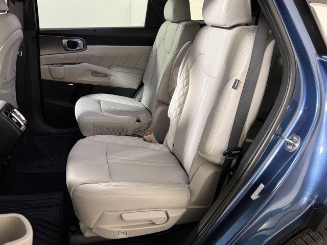 new 2025 Kia Sorento Hybrid car, priced at $45,393