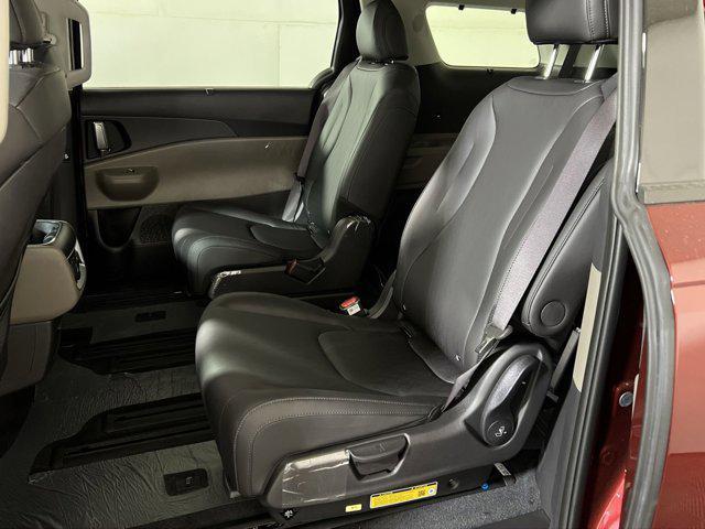 new 2025 Kia Carnival Hybrid car, priced at $45,999