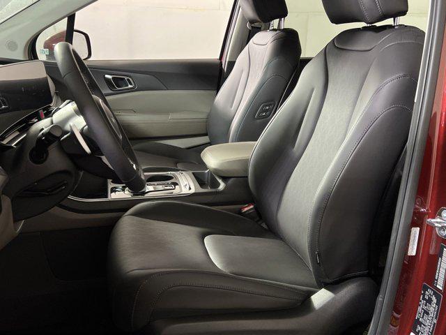 new 2025 Kia Carnival Hybrid car, priced at $45,999