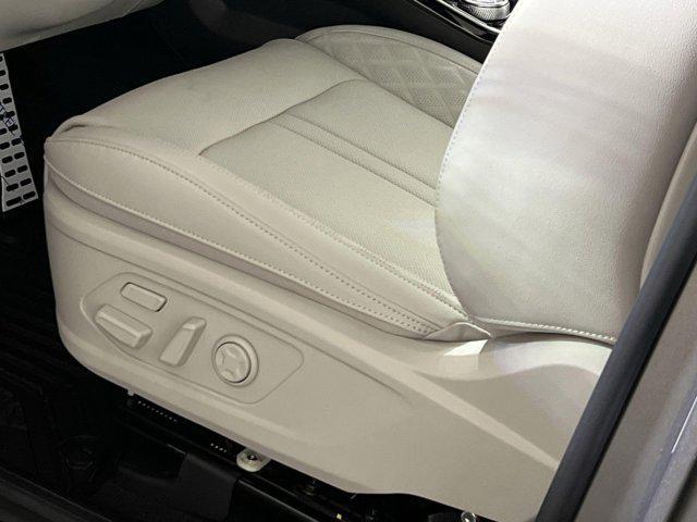 new 2025 Kia Sorento Hybrid car, priced at $45,393