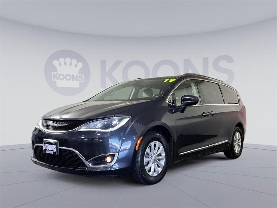 used 2019 Chrysler Pacifica car, priced at $19,000