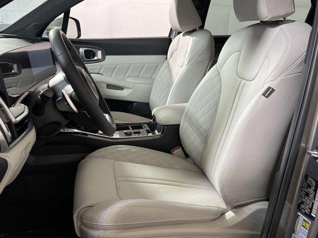 new 2025 Kia Sorento Hybrid car, priced at $45,272