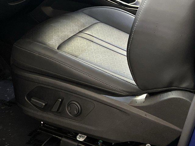 used 2023 Kia Sorento car, priced at $34,591