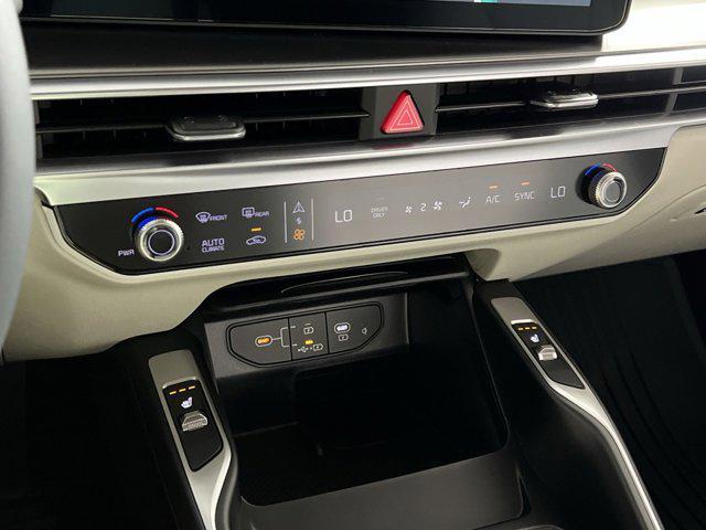 new 2025 Kia Sorento Hybrid car, priced at $35,499