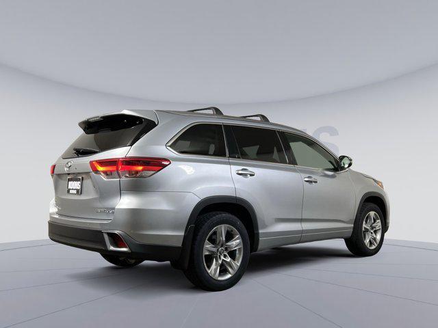 used 2019 Toyota Highlander car, priced at $31,288