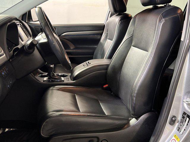 used 2019 Toyota Highlander car, priced at $31,288
