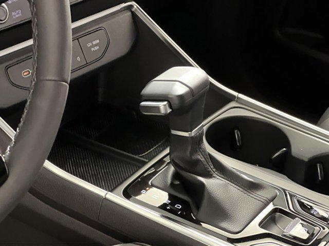 new 2025 Kia Carnival car, priced at $52,379