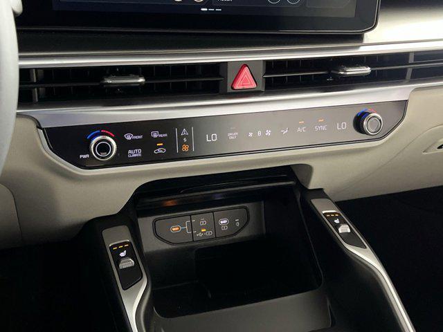 new 2025 Kia Sorento Hybrid car, priced at $39,333